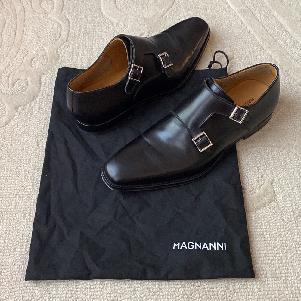 Magnanni black size 8 men’s dress shoes